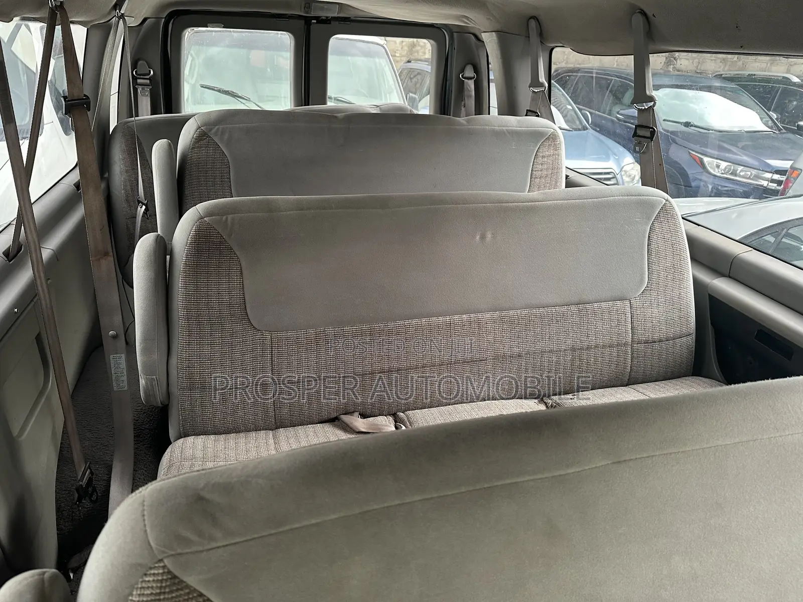 Ford E350 2006 White