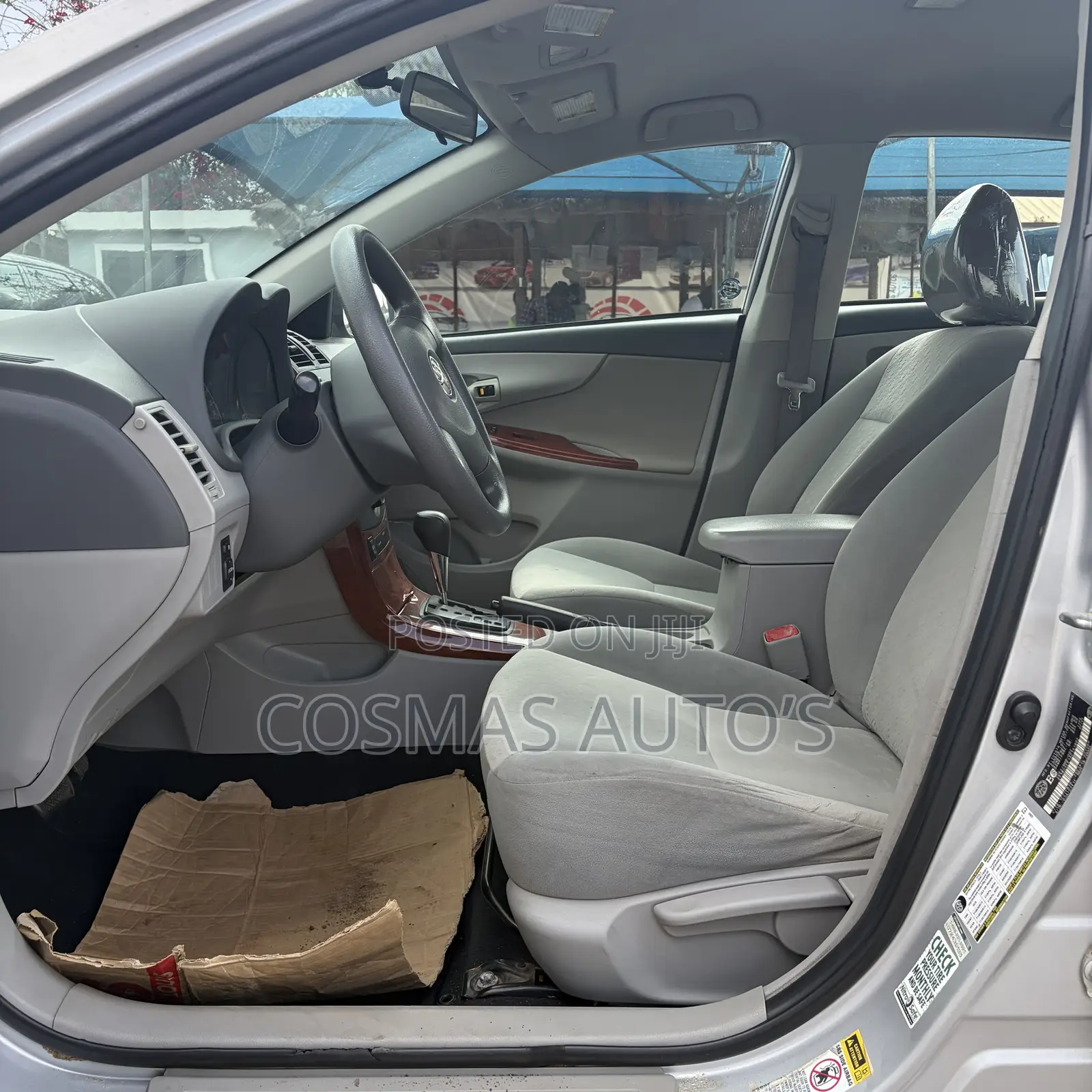 Toyota Corolla LE 2020 Silver