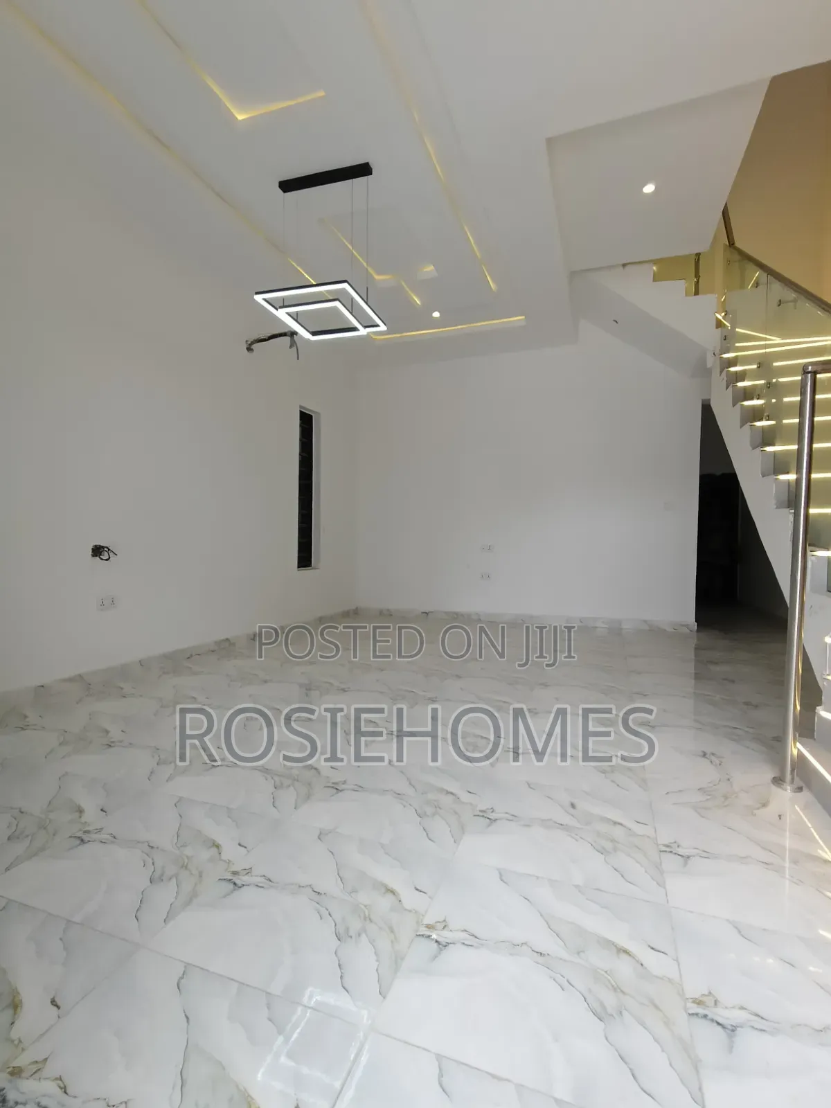 4bdrm Duplex in General Paint, Sangotedo for rent