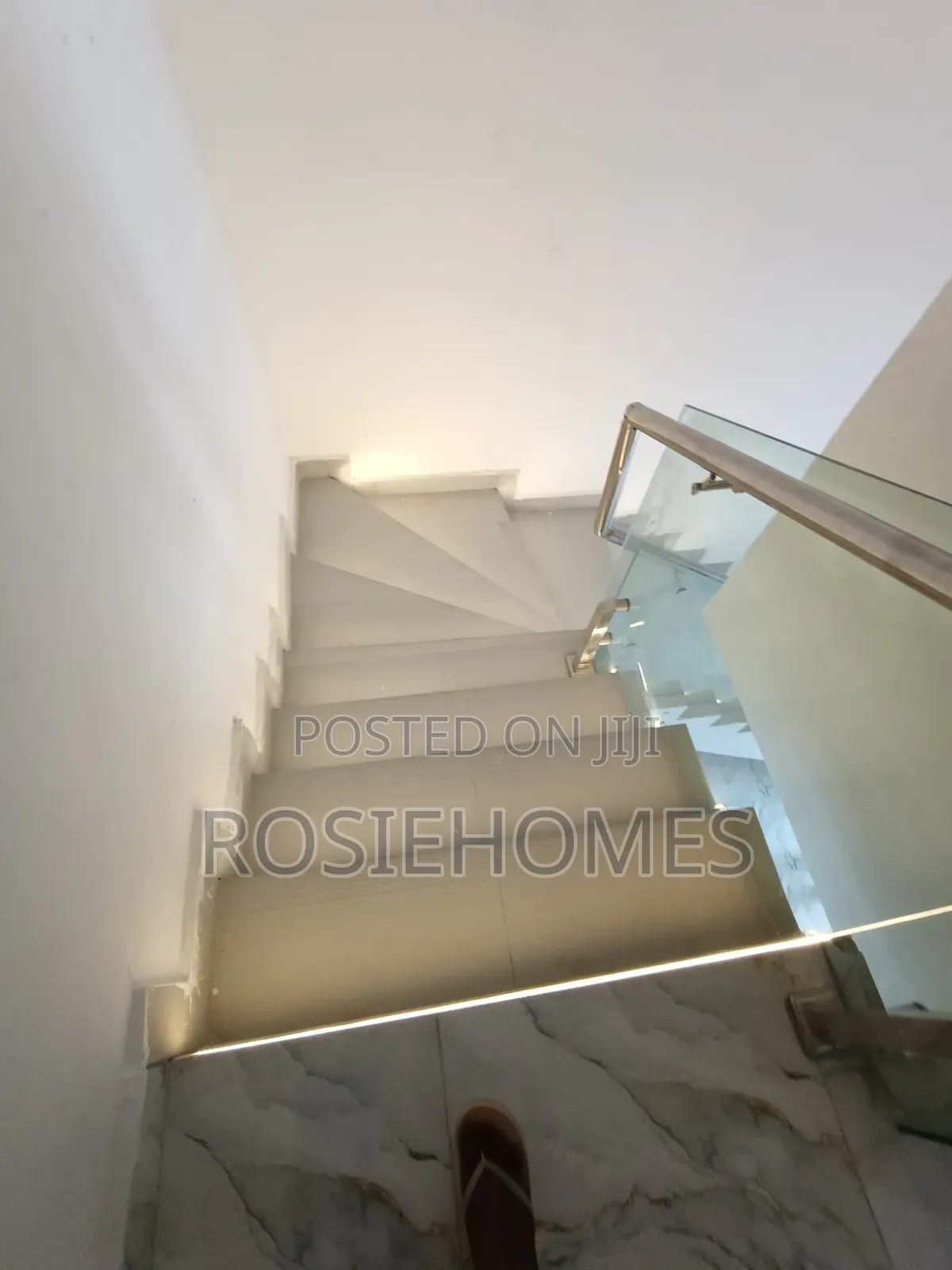 4bdrm Duplex in General Paint, Sangotedo for rent