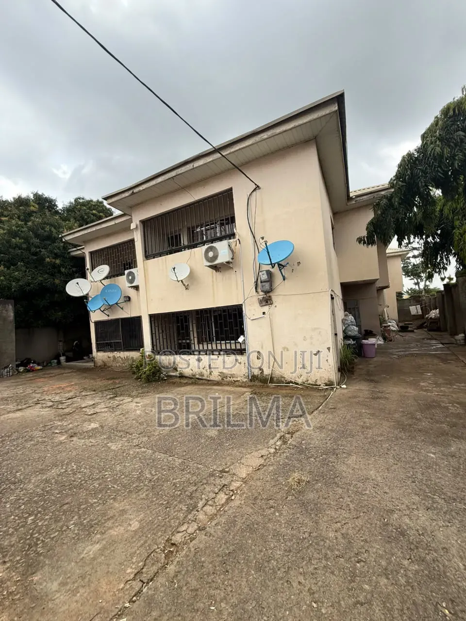 12bdrm Apartment in Zone 6 / Wuse for sale