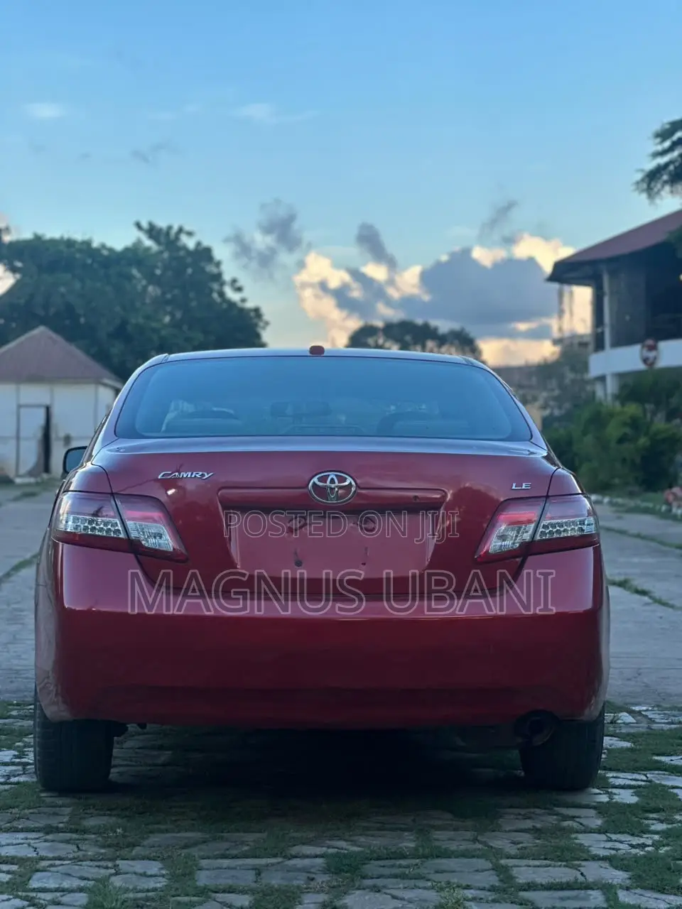 Toyota Camry LE 4dr Sedan (2.5L 4cyl 6A) 2011 Red