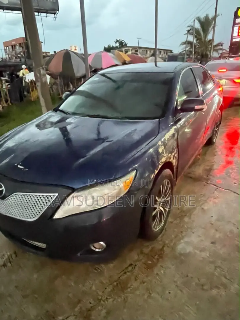 Toyota Camry 2010 Blue