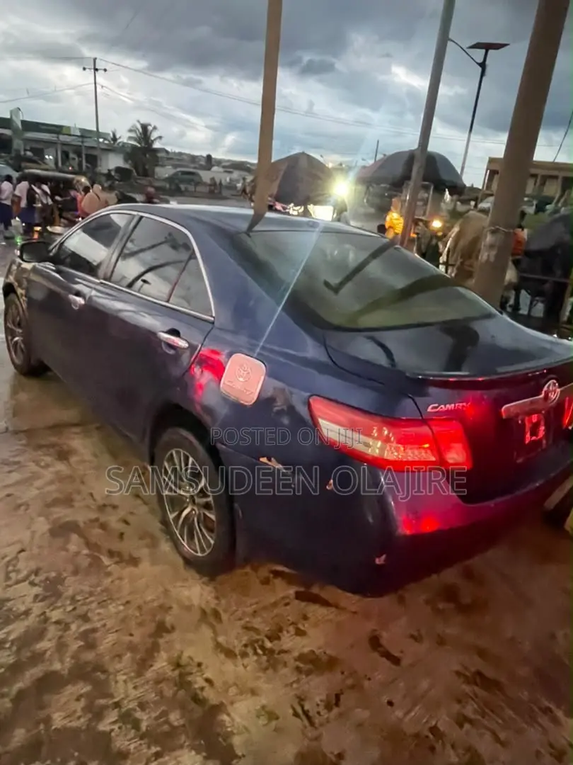 Toyota Camry 2010 Blue