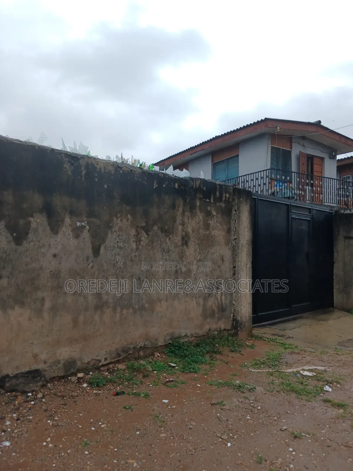 5bdrm Bungalow in Off Oguntade, Iju-Ishaga for sale