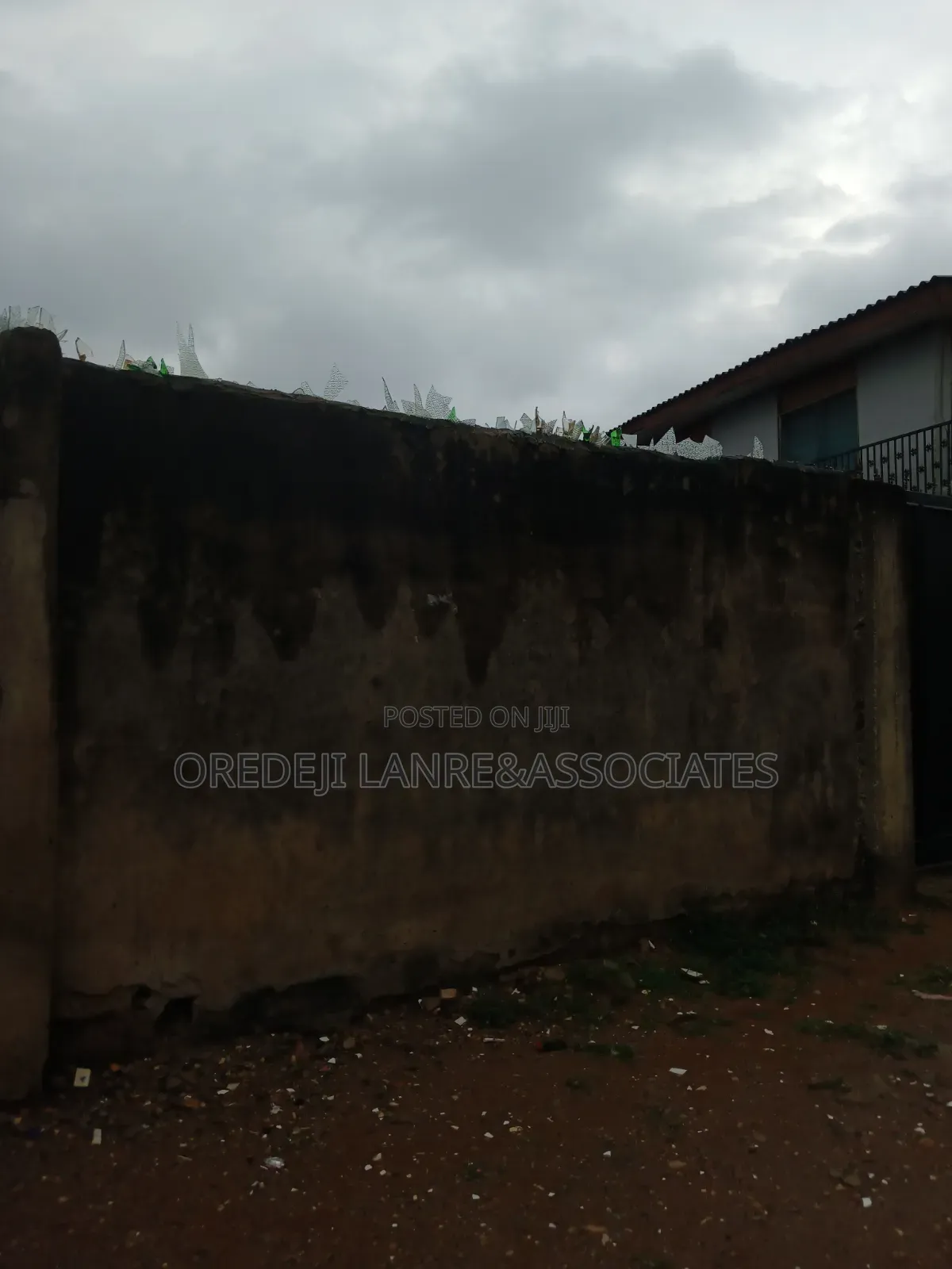 5bdrm Bungalow in Off Oguntade, Iju-Ishaga for sale