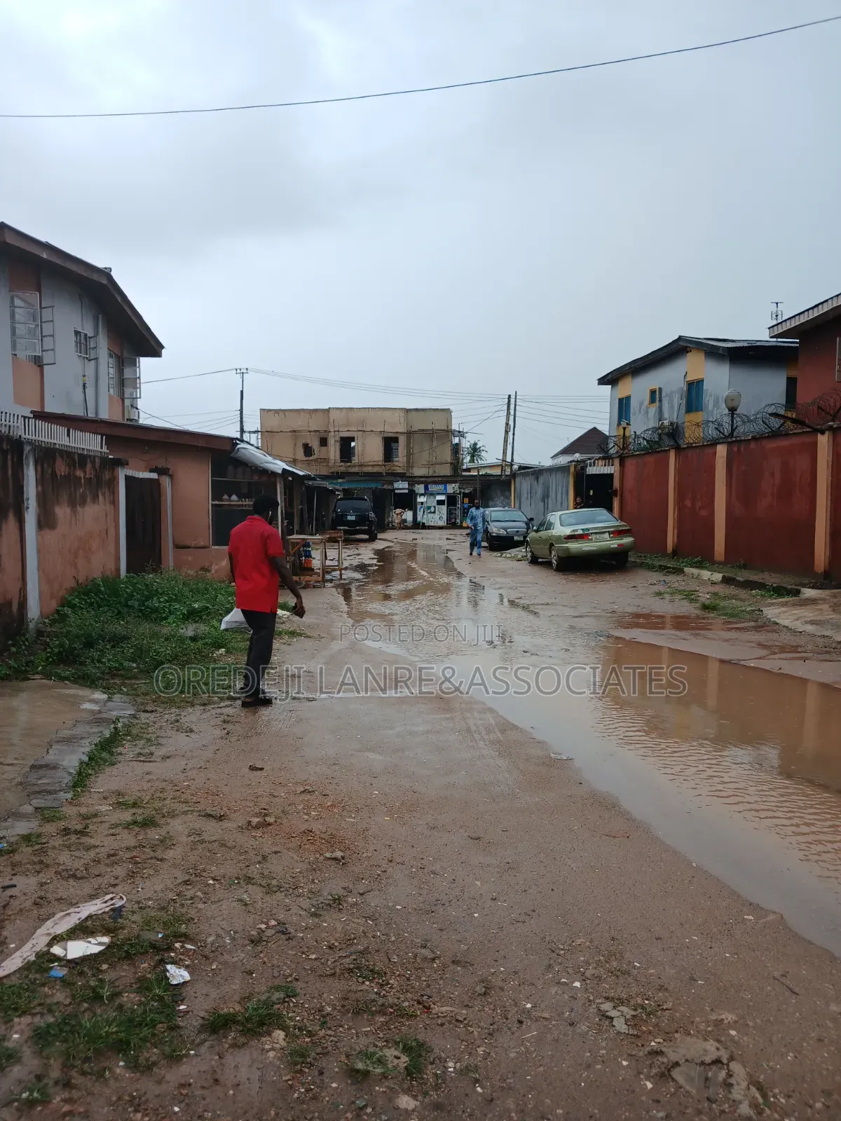 5bdrm Bungalow in Off Oguntade, Iju-Ishaga for sale