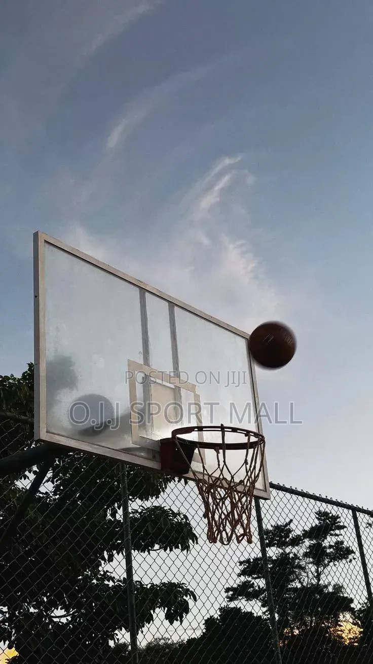 Fibre Backboard for Basketball Hoop With 3 Balls
