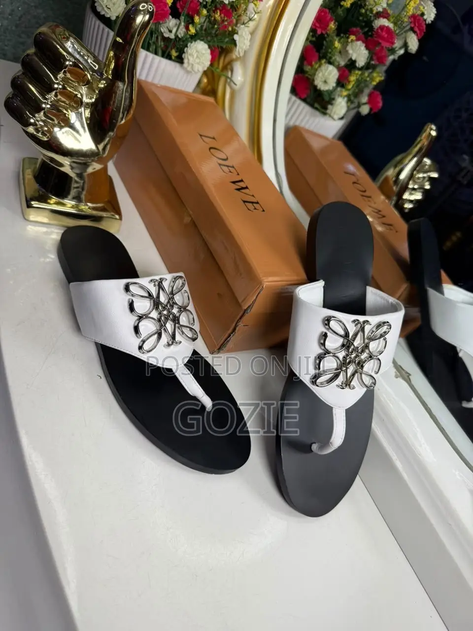 Luxury Loewe Flat Slippers