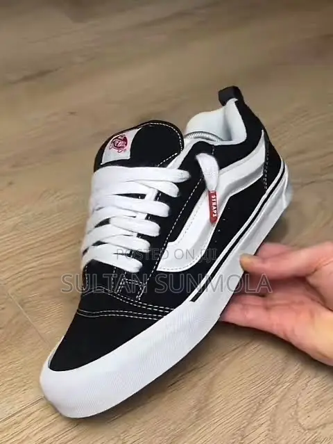 VANS Knu Skool Sneakers