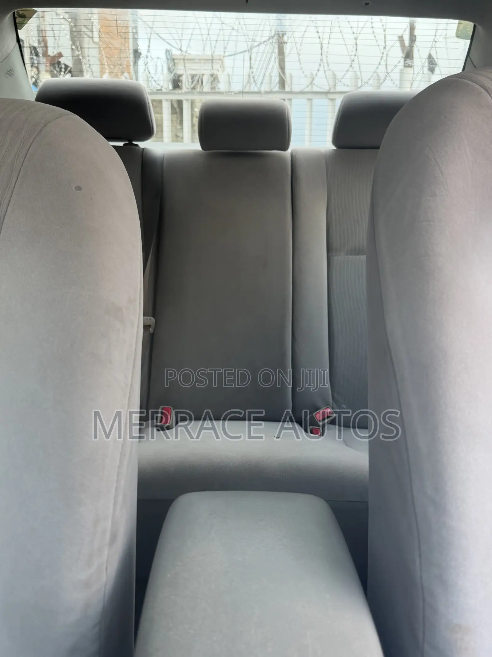 Toyota Corolla LE 4dr Sedan (1.8L 4cyl 4A) 2010 Silver