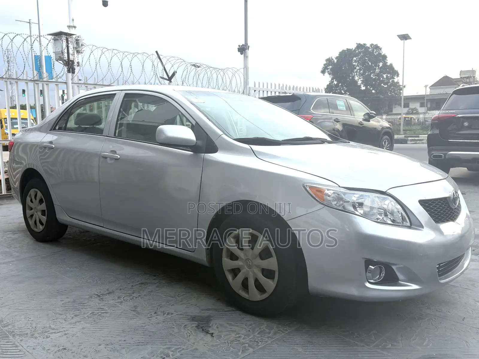 Toyota Corolla LE 4dr Sedan (1.8L 4cyl 4A) 2010 Silver