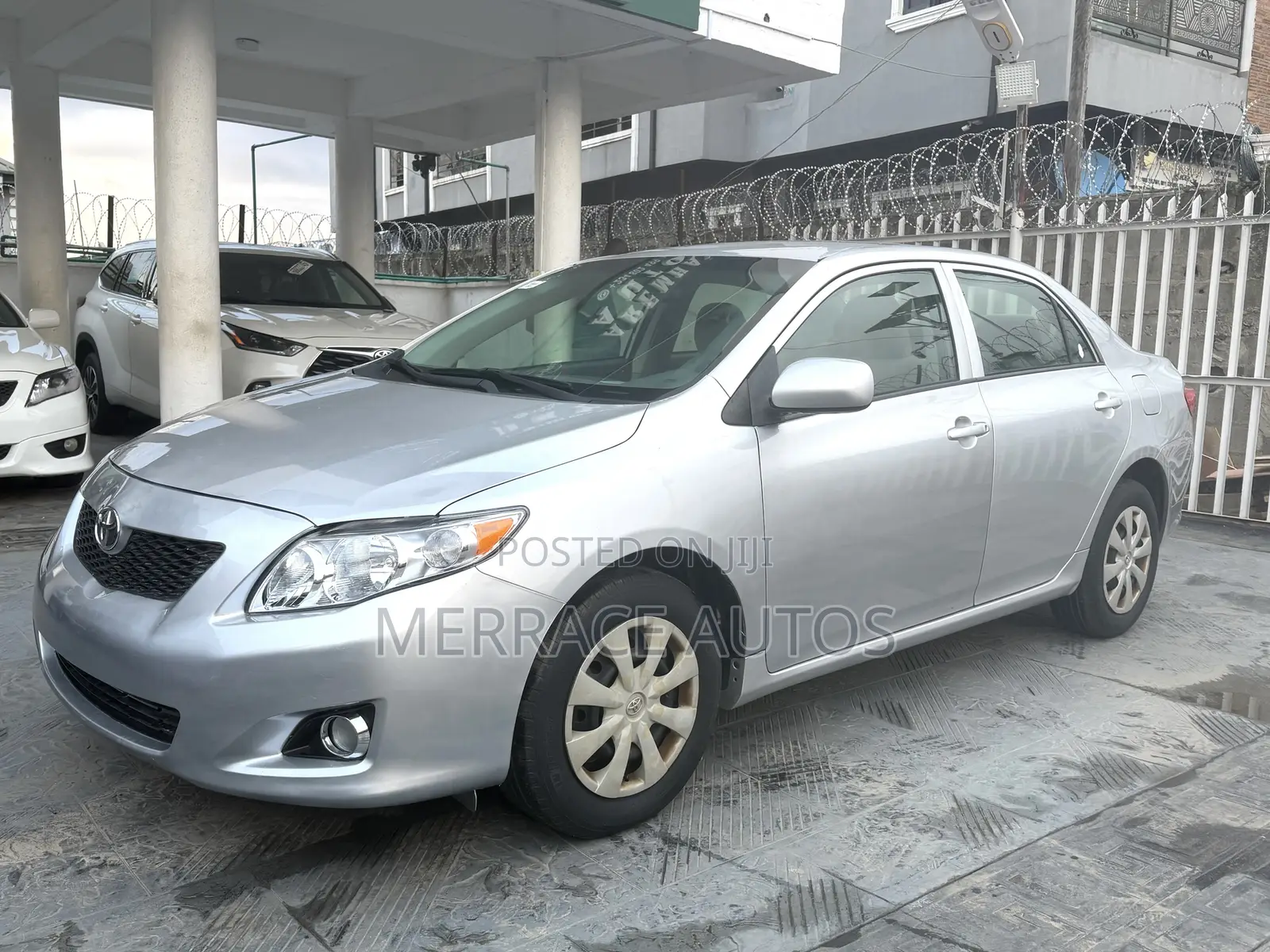 Toyota Corolla LE 4dr Sedan (1.8L 4cyl 4A) 2010 Silver