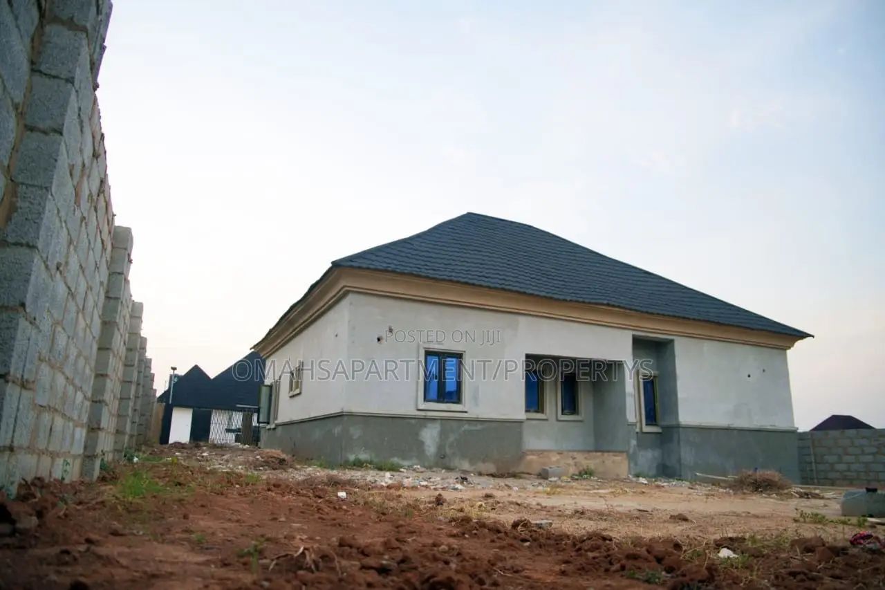 3bdrm Bungalow in Verizon Estate, Dawaki for sale