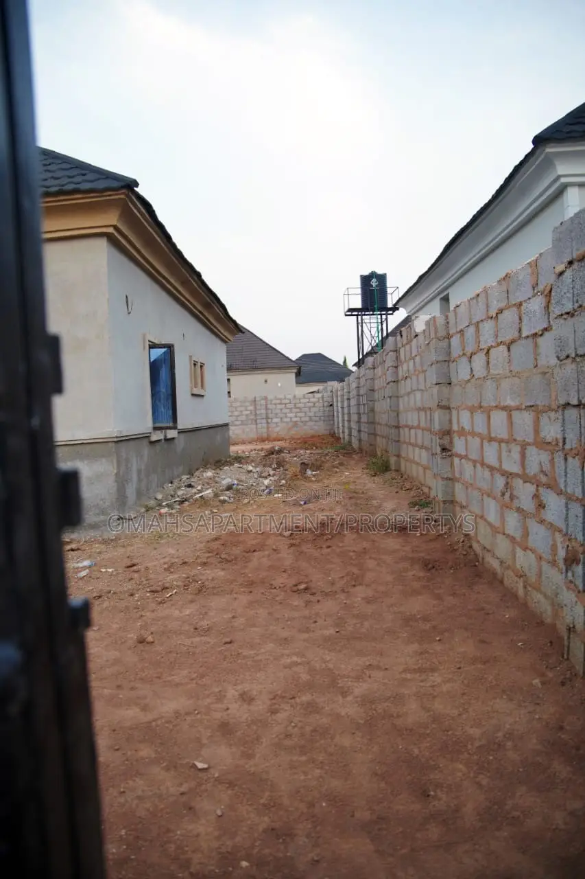 3bdrm Bungalow in Verizon Estate, Dawaki for sale