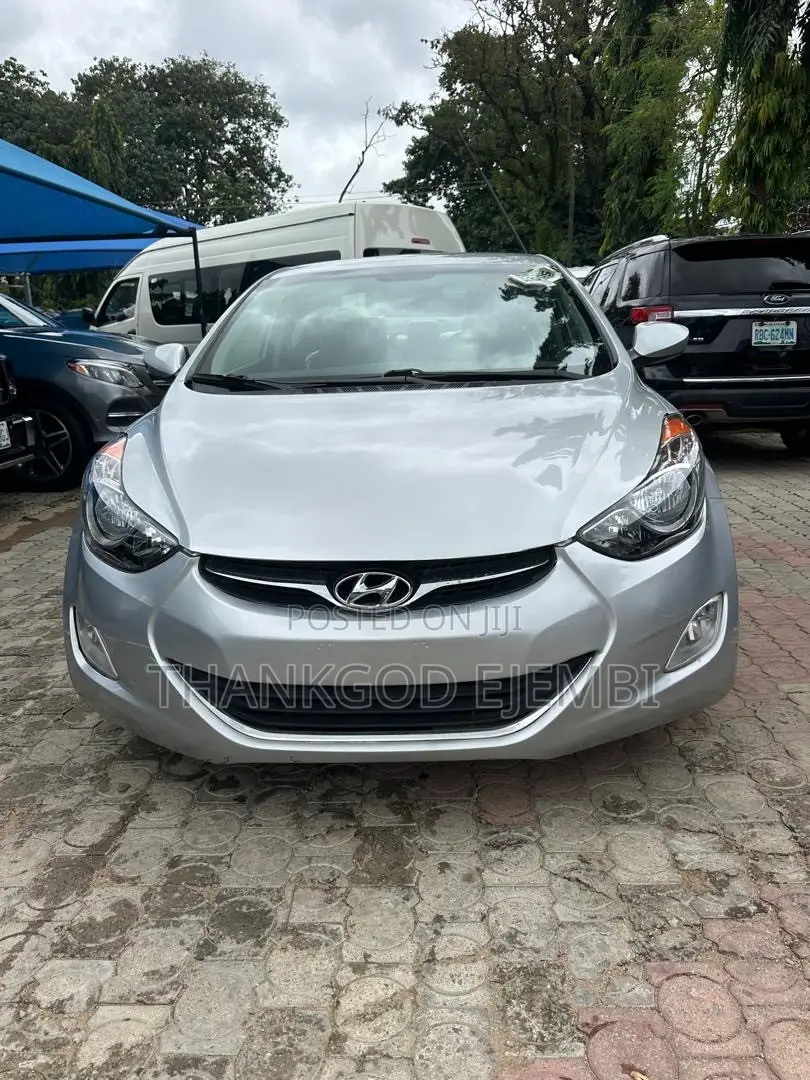 Hyundai Elantra GLS Sedan FWD (1.8L 4cyl 6M) 2013 Silver