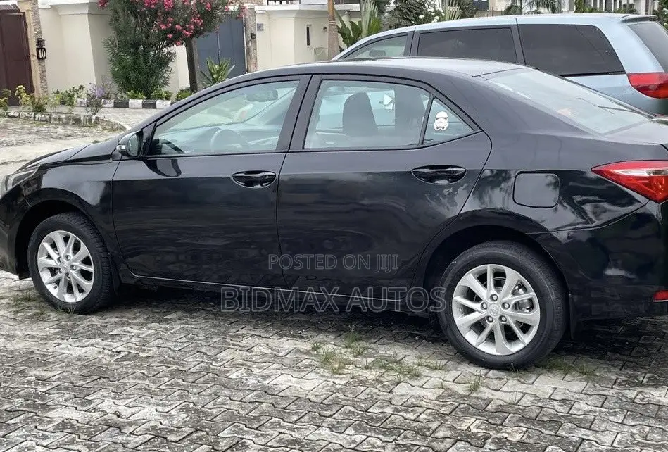 Toyota Corolla L 4dr Sedan (1.8L 4cyl 4A) 2014 Black