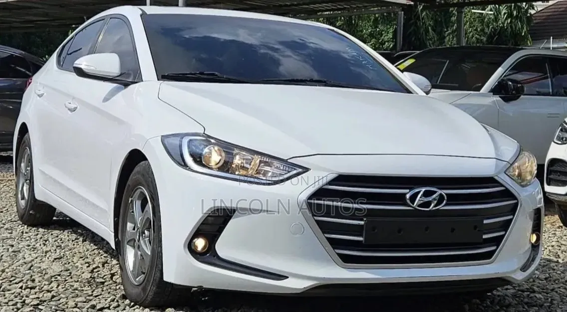 Hyundai Elantra Limited Sedan FWD (2.0L 4cyl 6A) 2017 White