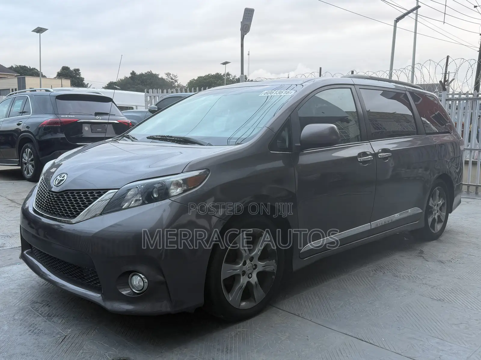 Toyota Sienna SE FWD 8-Passenger 2013 Gray