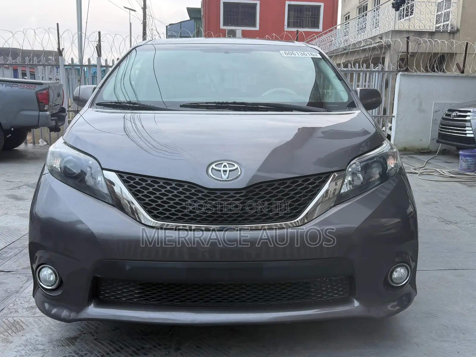 Toyota Sienna SE FWD 8-Passenger 2013 Gray