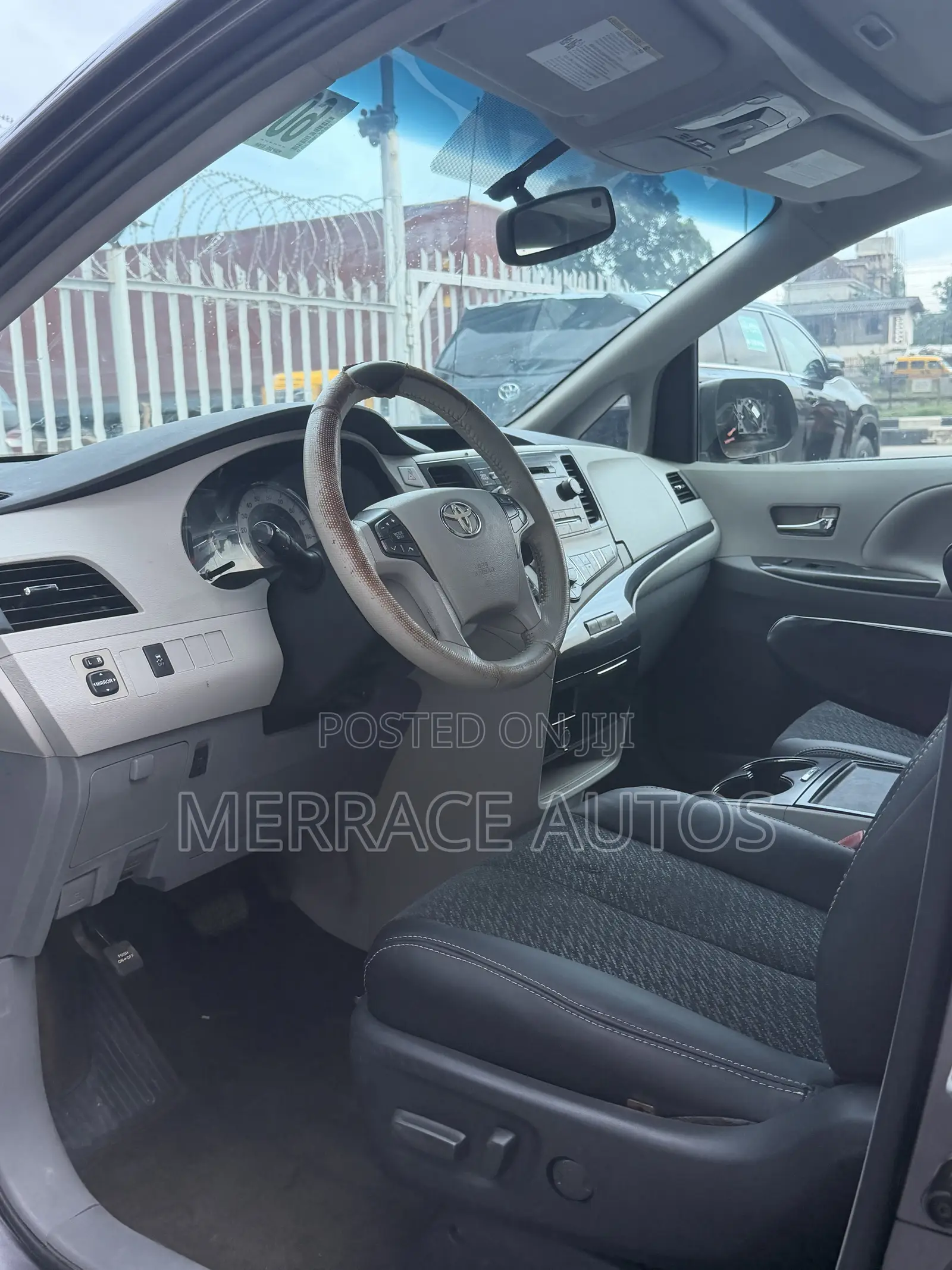 Toyota Sienna SE FWD 8-Passenger 2013 Gray