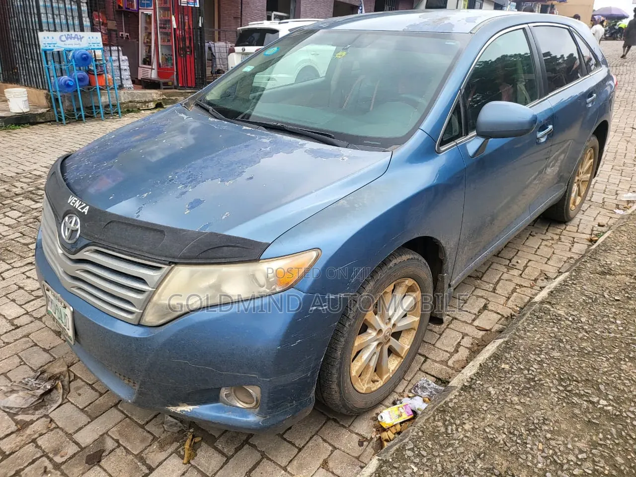 Toyota Venza AWD 2010 Blue