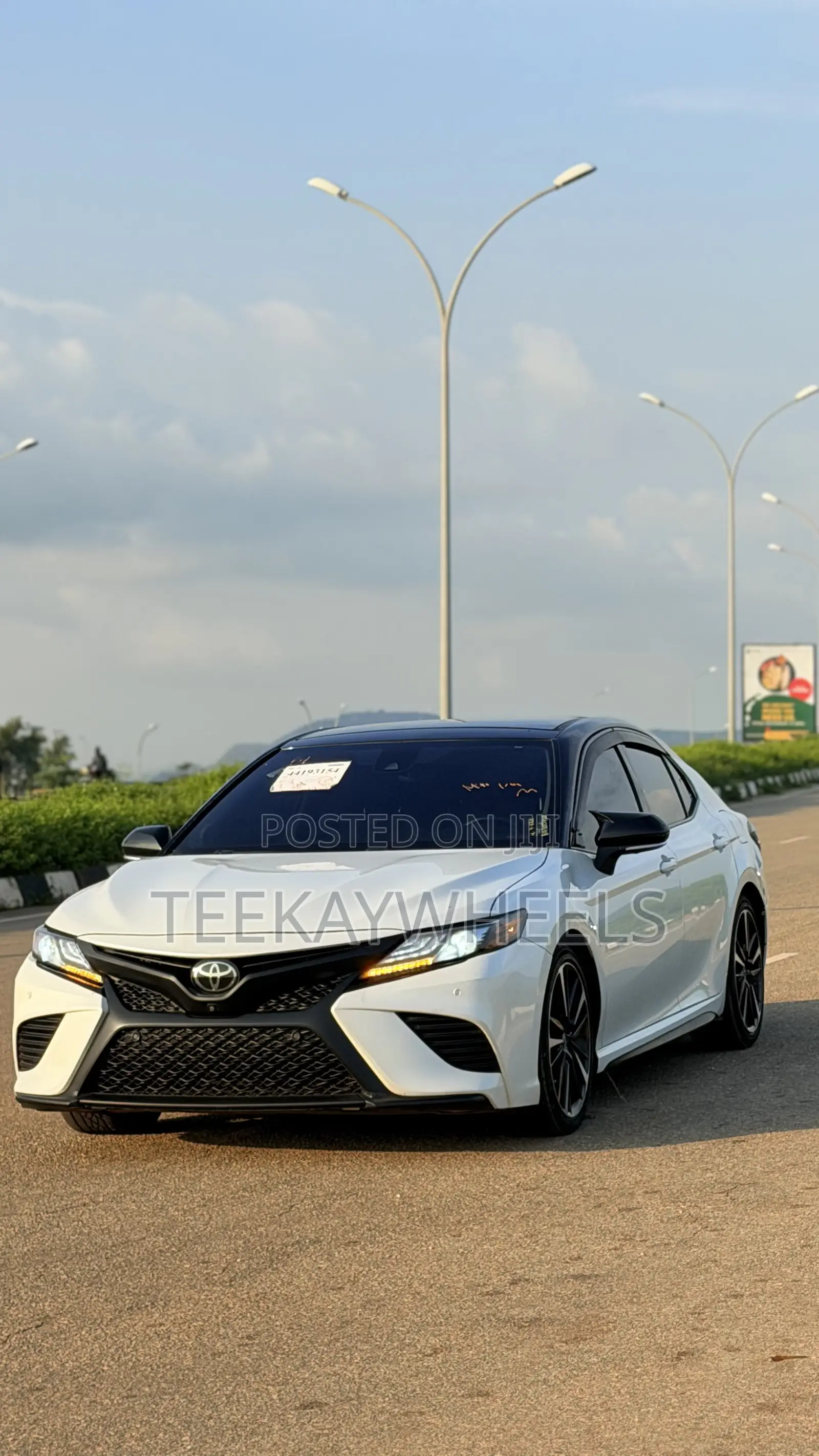 Toyota Camry XSE V6 FWD (3.5L 6cyl 8AM) 2018 White