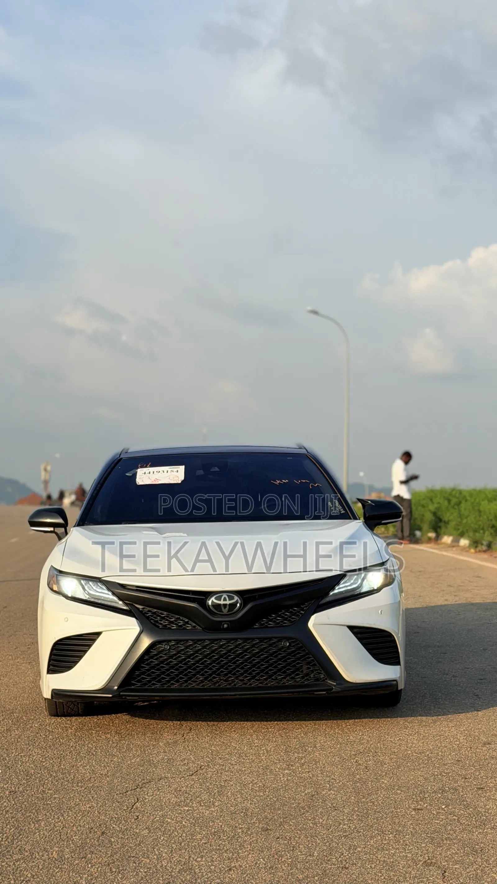 Toyota Camry XSE V6 FWD (3.5L 6cyl 8AM) 2018 White