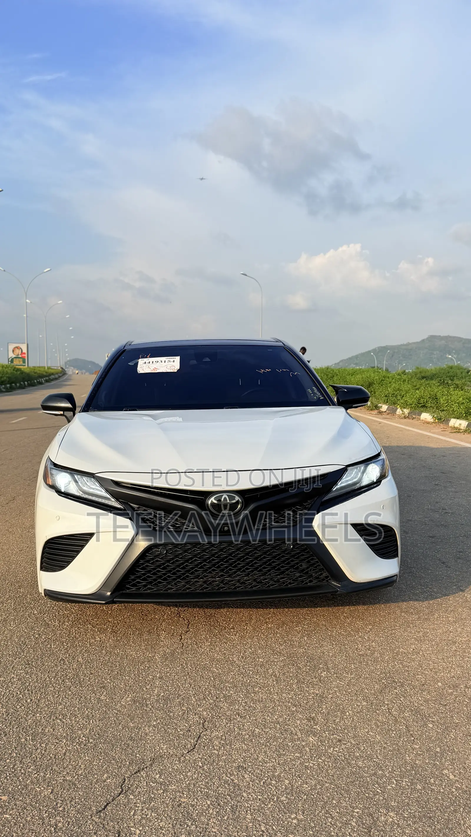 Toyota Camry XSE V6 FWD (3.5L 6cyl 8AM) 2018 White