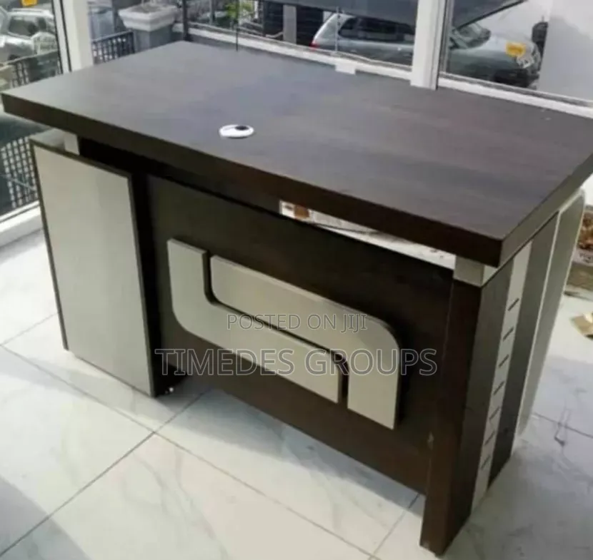 Quality Guaranted Modern Office Table