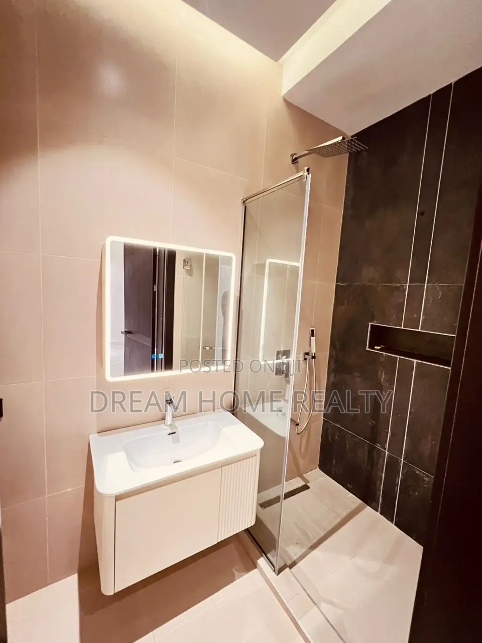 3bdrm Block of Flats in Lekki Phase One for sale