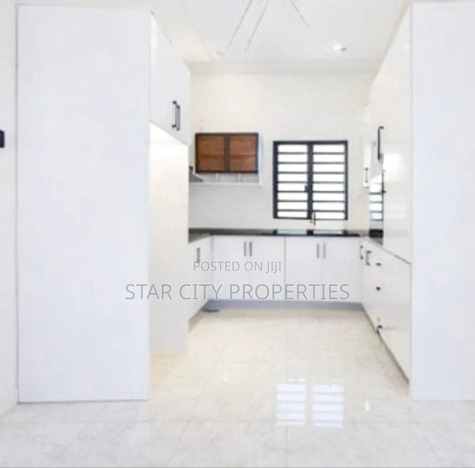 5bdrm Duplex in Ikeja Gra for sale