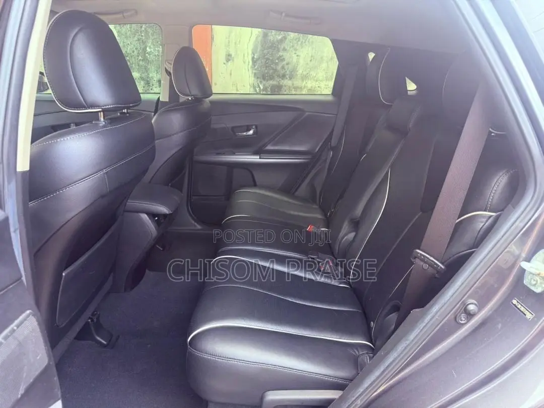 Toyota Venza XLE 4dr Wagon AWD (3.5L 6cyl 6A) 2014 Gray