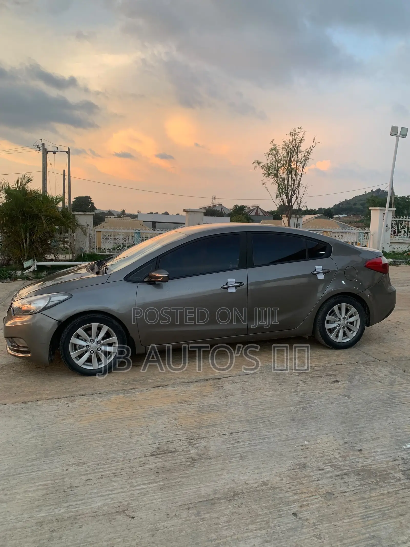 Kia Cerato 2013 Brown