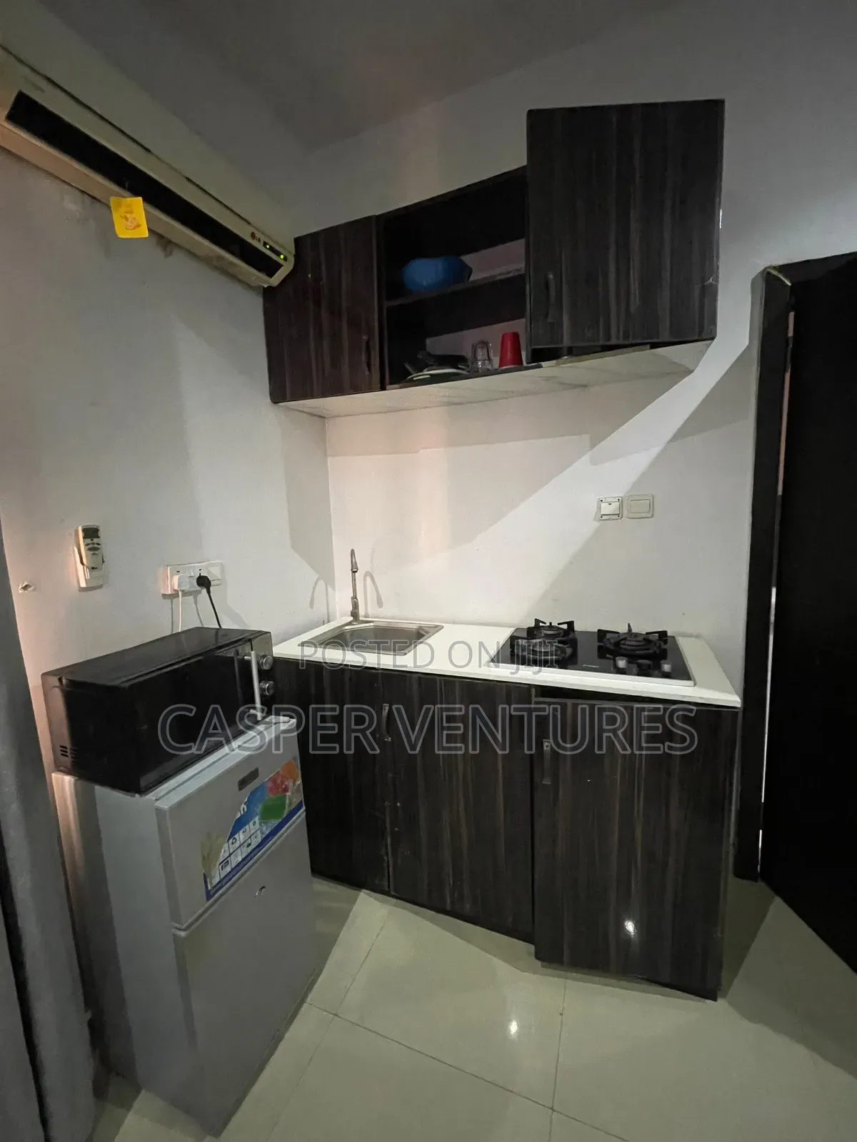 Furnished Studio Apartment in Garden, Osapa london for rent