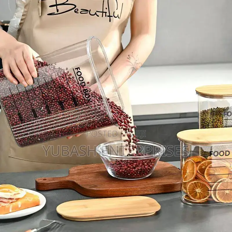 2500ml Acrylic Container With Wooden Cover.