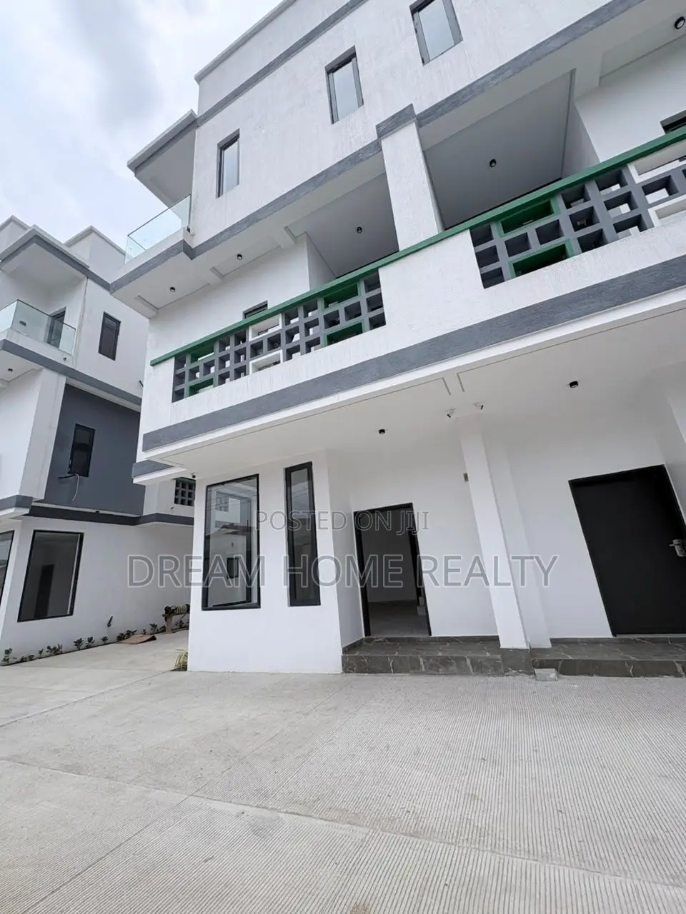 4bdrm Duplex in Lekki Phase One for sale