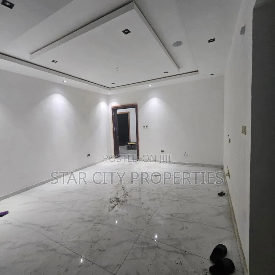 2bdrm Apartment in Magodo, GRA Phase 2 Shangisha for sale