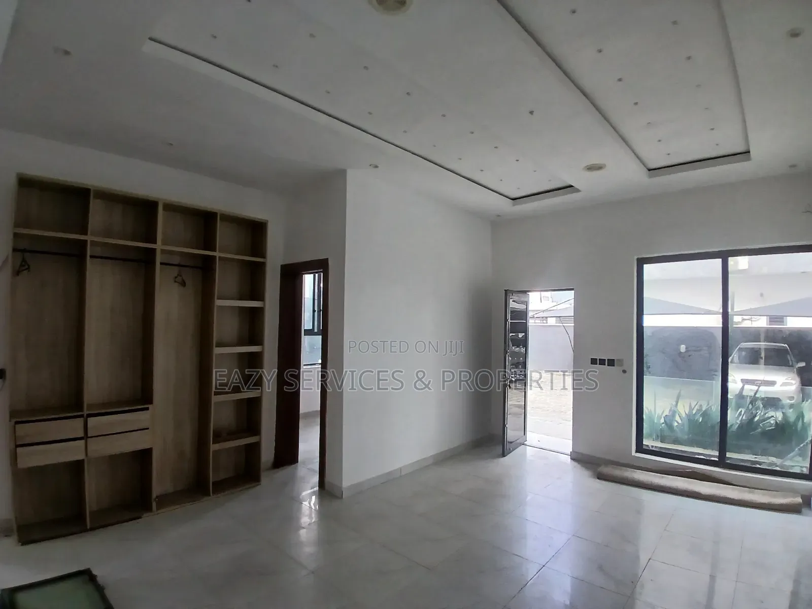 2bdrm Apartment in Gated And Secured, Lekki Phase 1 for sale