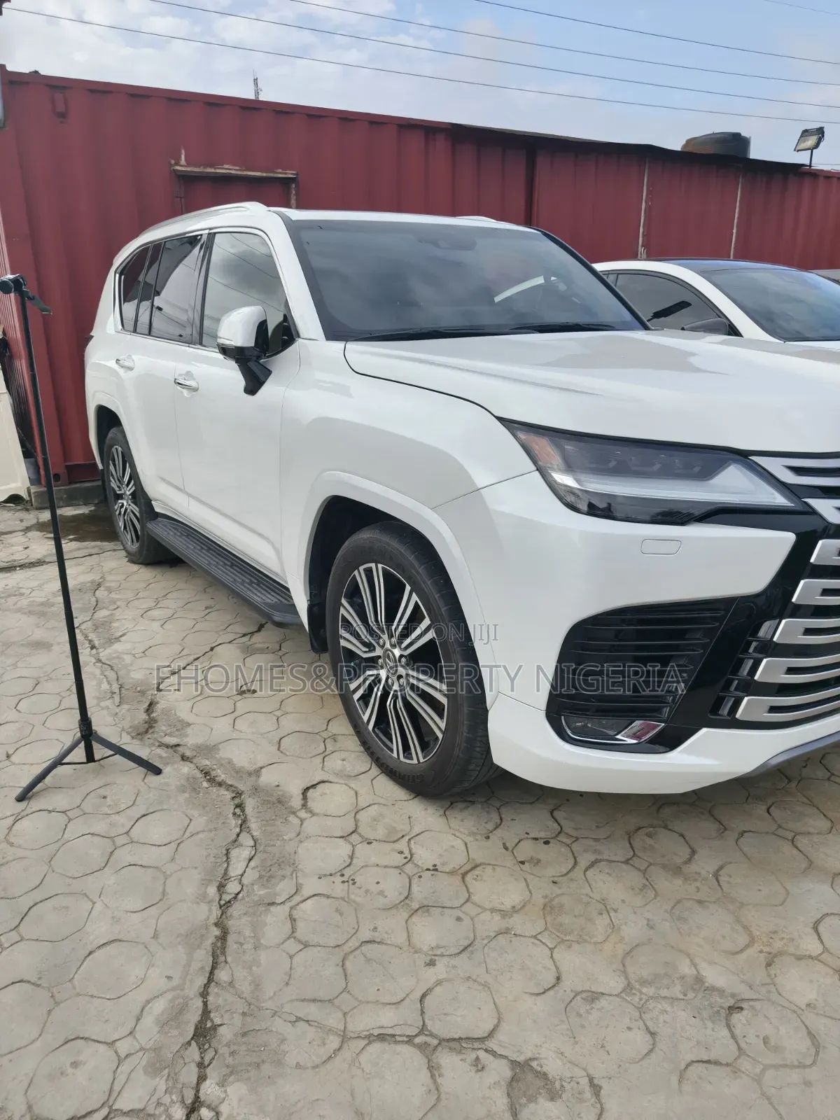 Lexus LX 2022 White