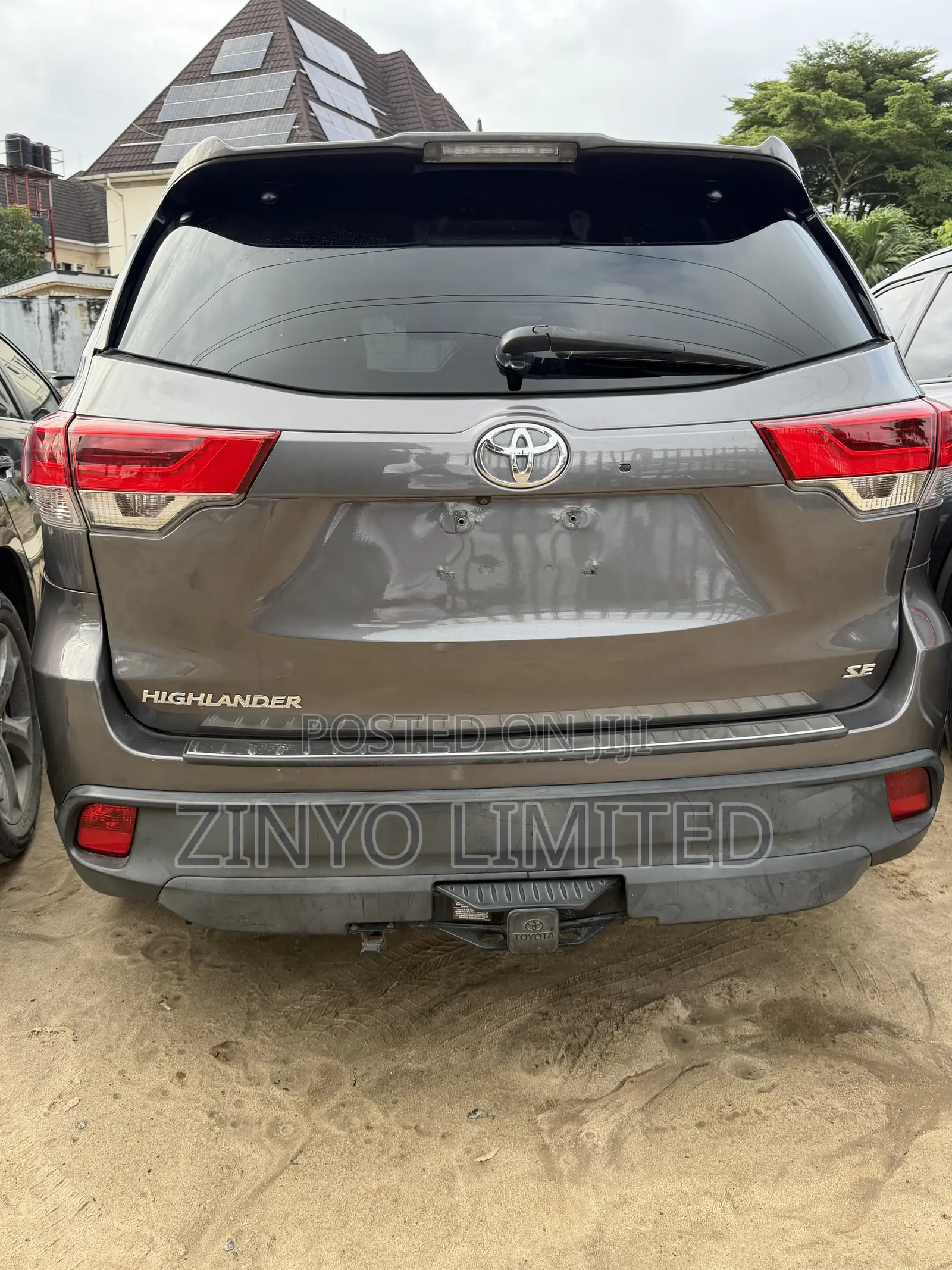 Toyota Highlander SE 4x4 V6 (3.5L 6cyl 8A) 2017 Gray