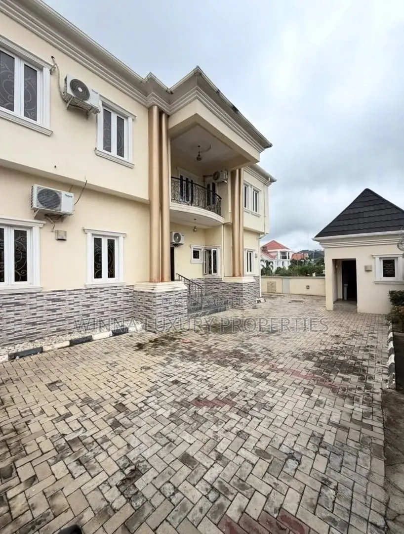8bdrm Duplex in Guzape for rent
