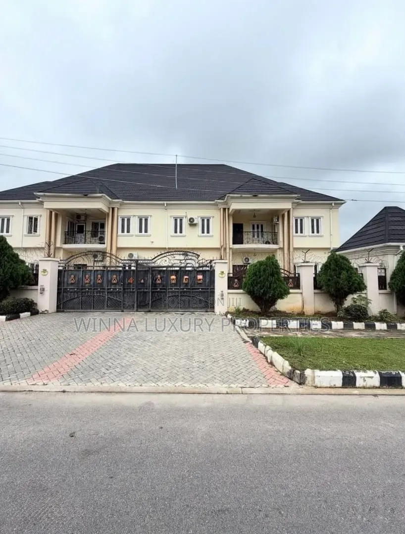 8bdrm Duplex in Guzape for rent