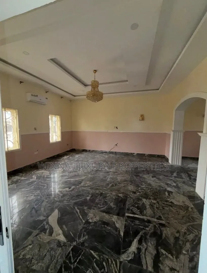 8bdrm Duplex in Guzape for rent