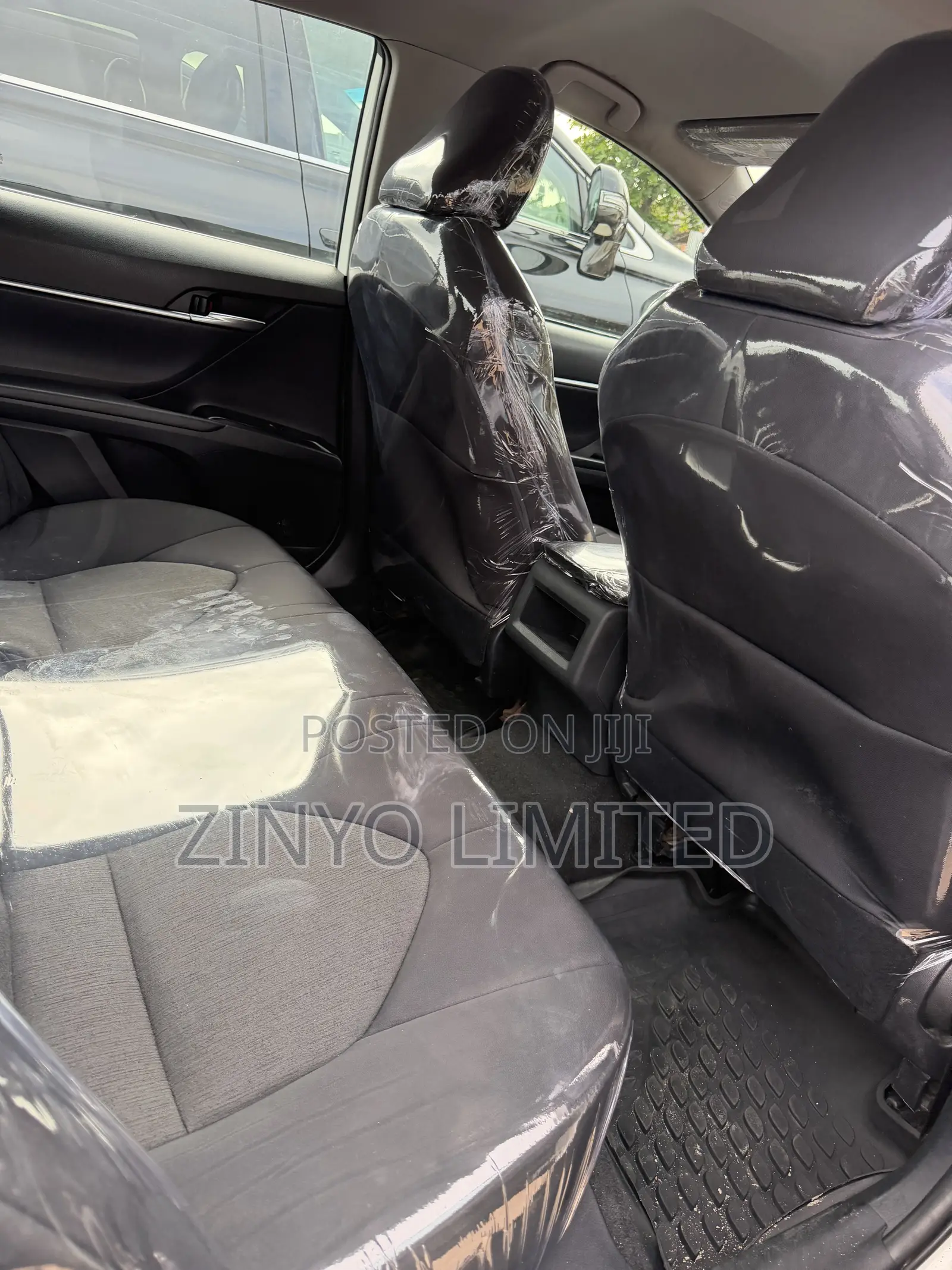 Toyota Camry LE (2.5L 4cyl 8A) 2019 White