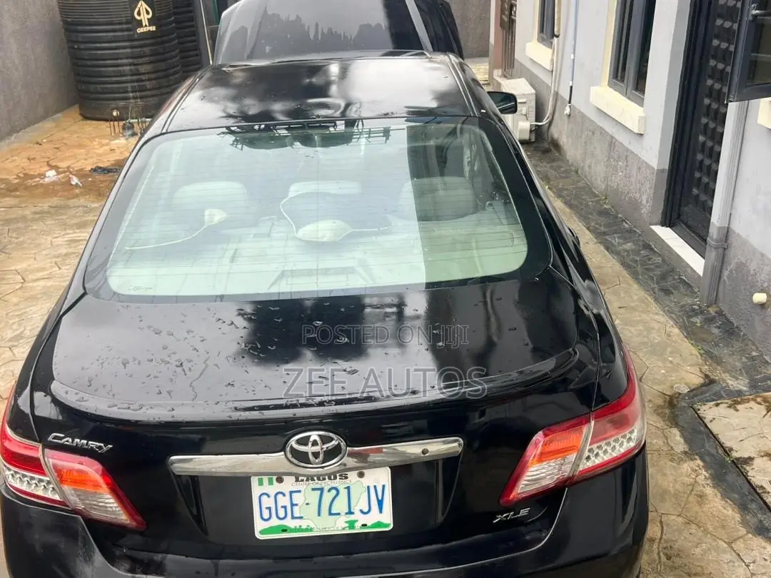Toyota Camry XLE 4dr Sedan (2.4L 4cyl 5A) 2009 Black