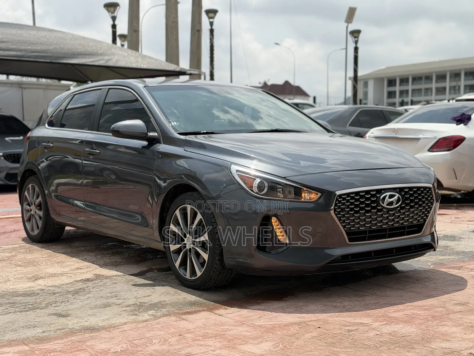 Hyundai Elantra Sport Sedan FWD (1.6L 4cyl 6M) 2017 Gray