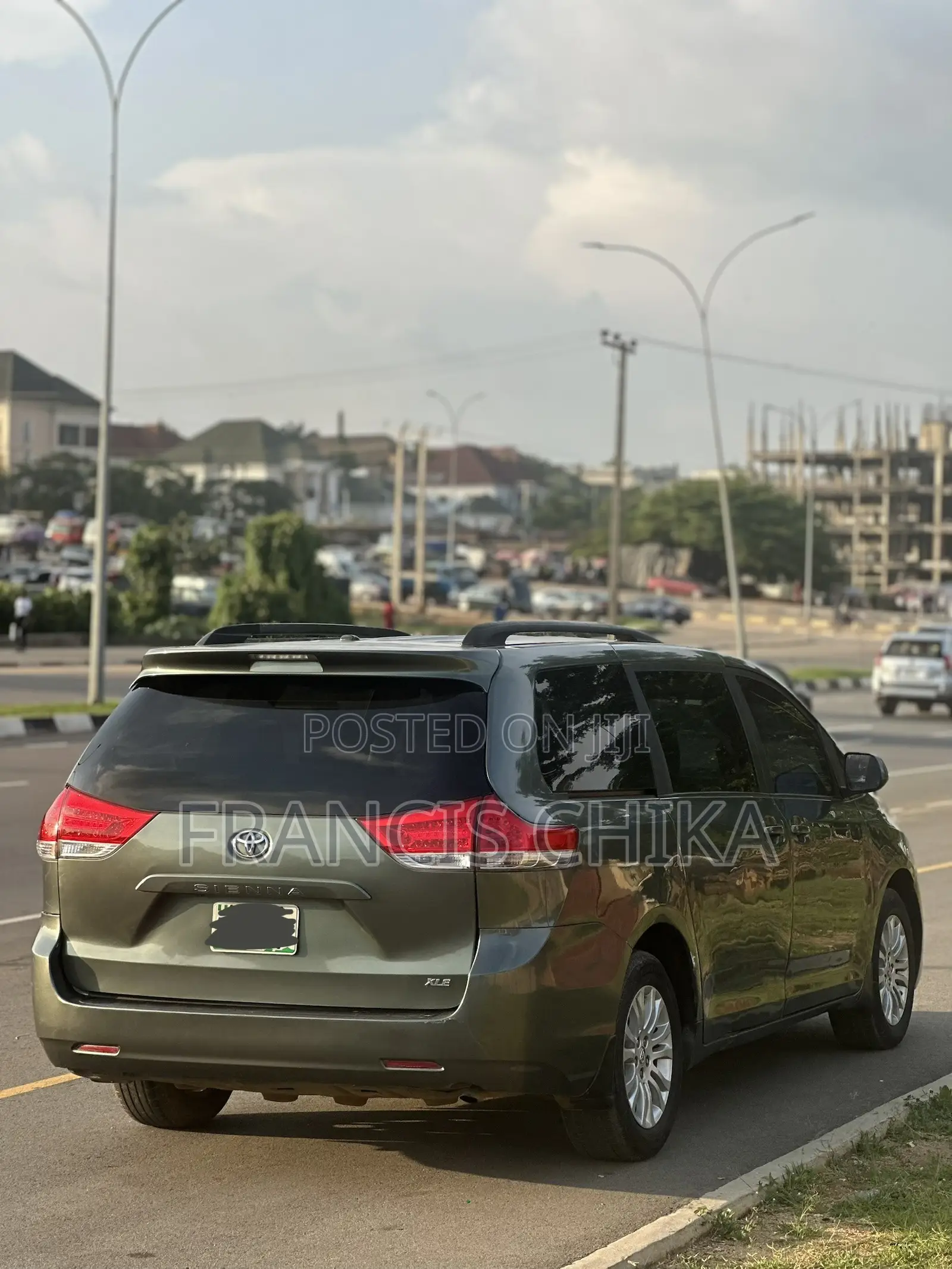 Toyota Sienna XLE FWD 8-Passenger 2013 Gray