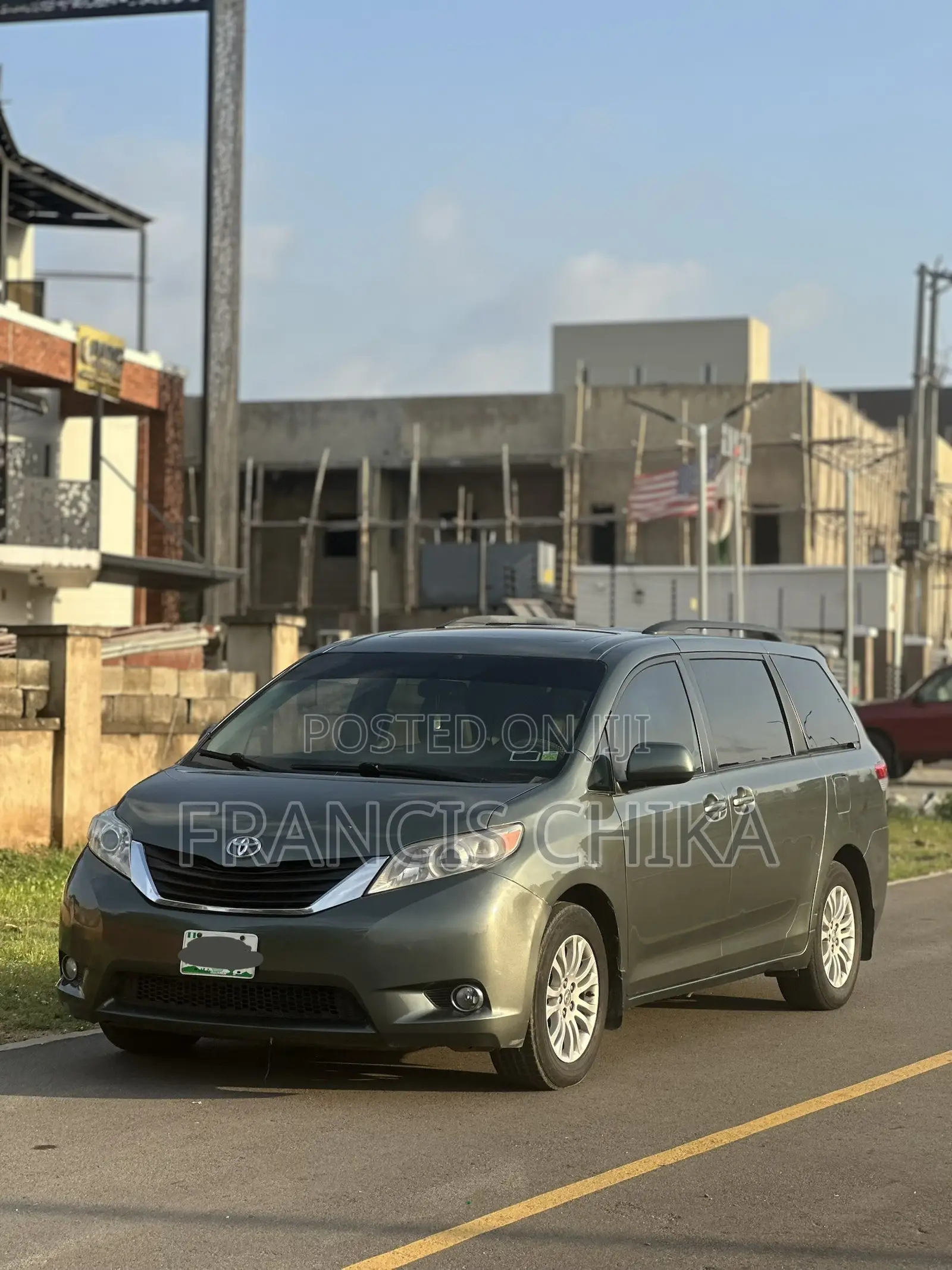 Toyota Sienna XLE FWD 8-Passenger 2013 Gray