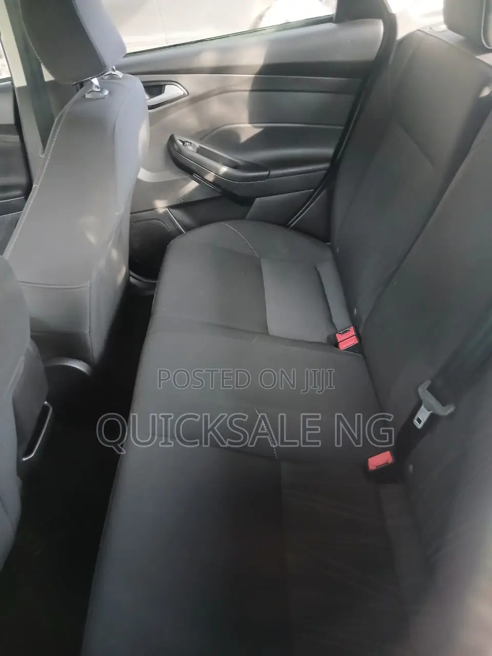 Ford Focus SEL Sedan FWD (2.0L 4cyl 6A) 2017 Blue